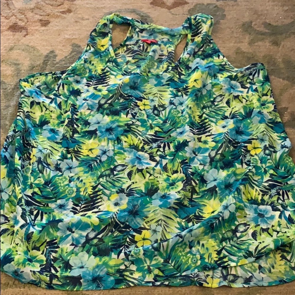 Lightweight tank blouse.